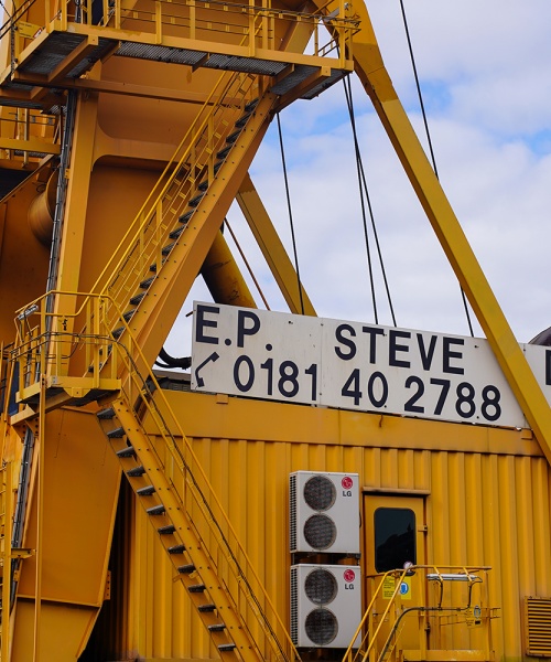 ifting, swivelling and transferring requires a stable power supply.